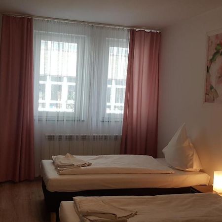 Hotelik Kameleon Pokoje Goscinne Jawor Kültér fotó