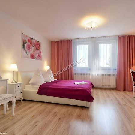 Hotelik Kameleon Pokoje Goscinne Jawor Kültér fotó
