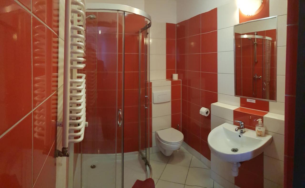 Hotelik Kameleon Pokoje Goscinne Jawor Kültér fotó