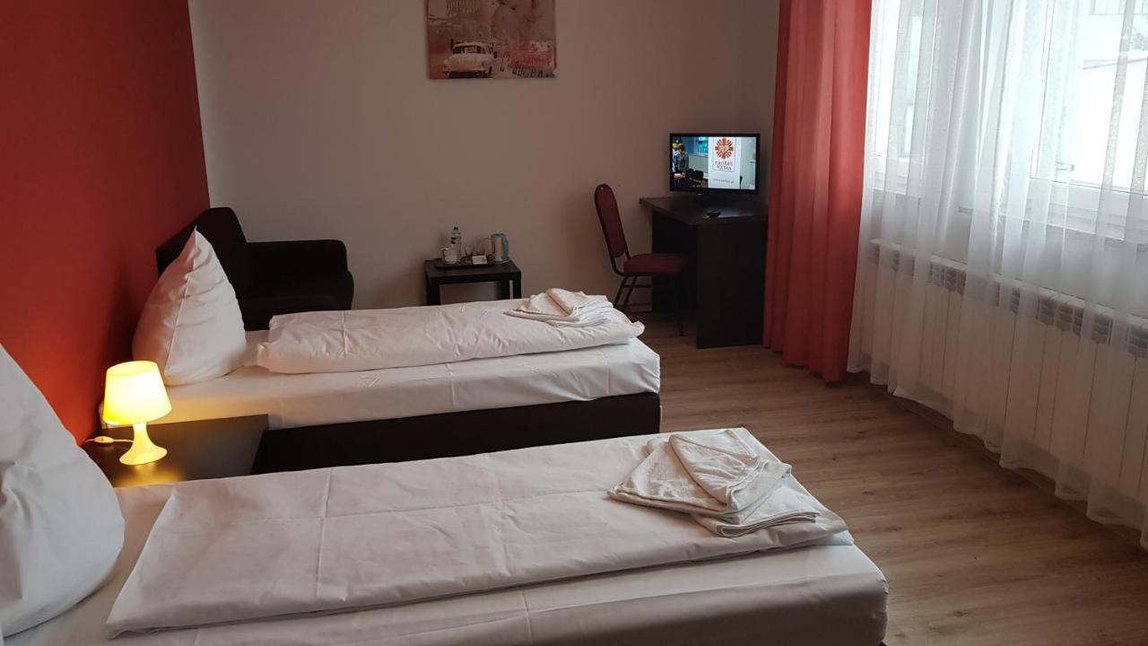 Hotelik Kameleon Pokoje Goscinne Jawor Kültér fotó